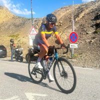 Solo cyclists, Le Loop Kit, col summit