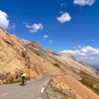solo rider, dry mountain road